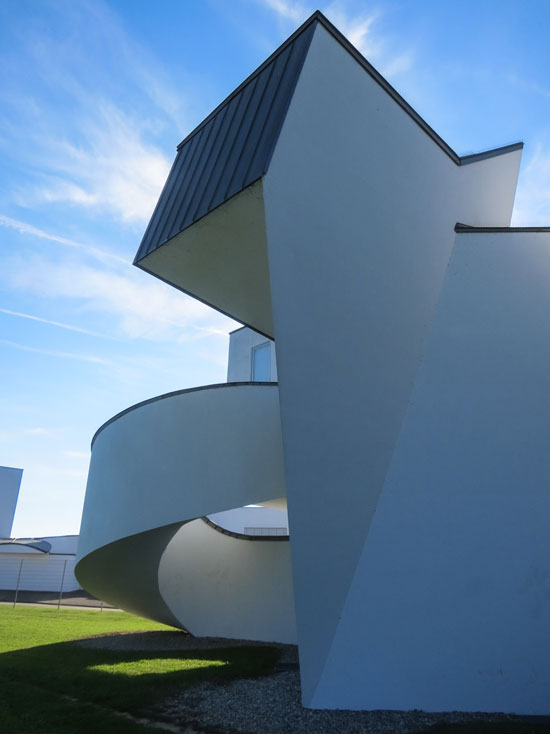 Vitra Design Museum - Frank Gehry - 1989
