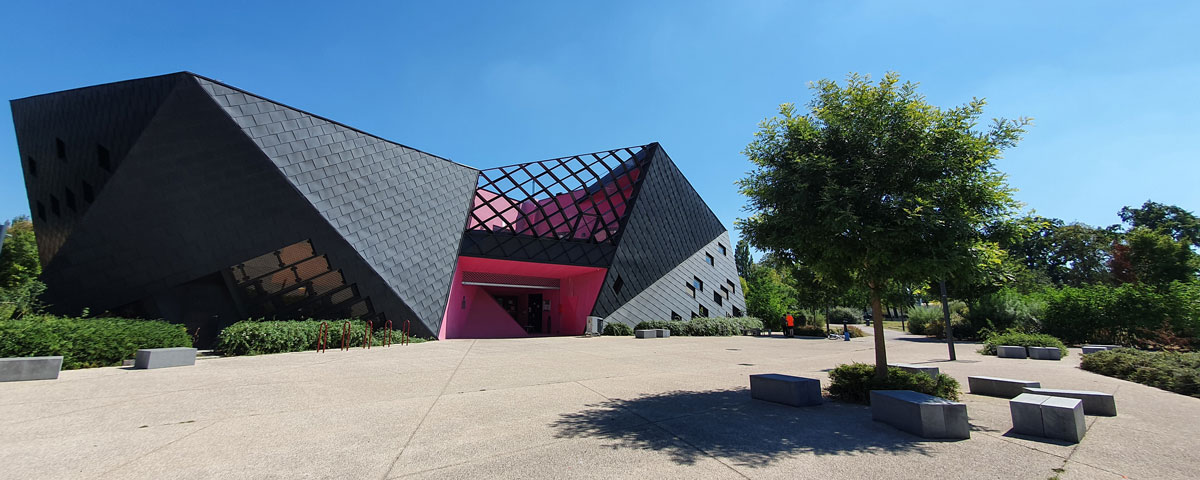 Centre socio-culturel Jean Wagner / Architecture: Paul le Quernec - 2014