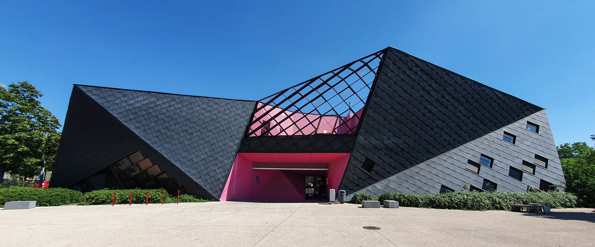 Centre socio-culturel Jean Wagner / Architecture: Paul le Quernec - 2014