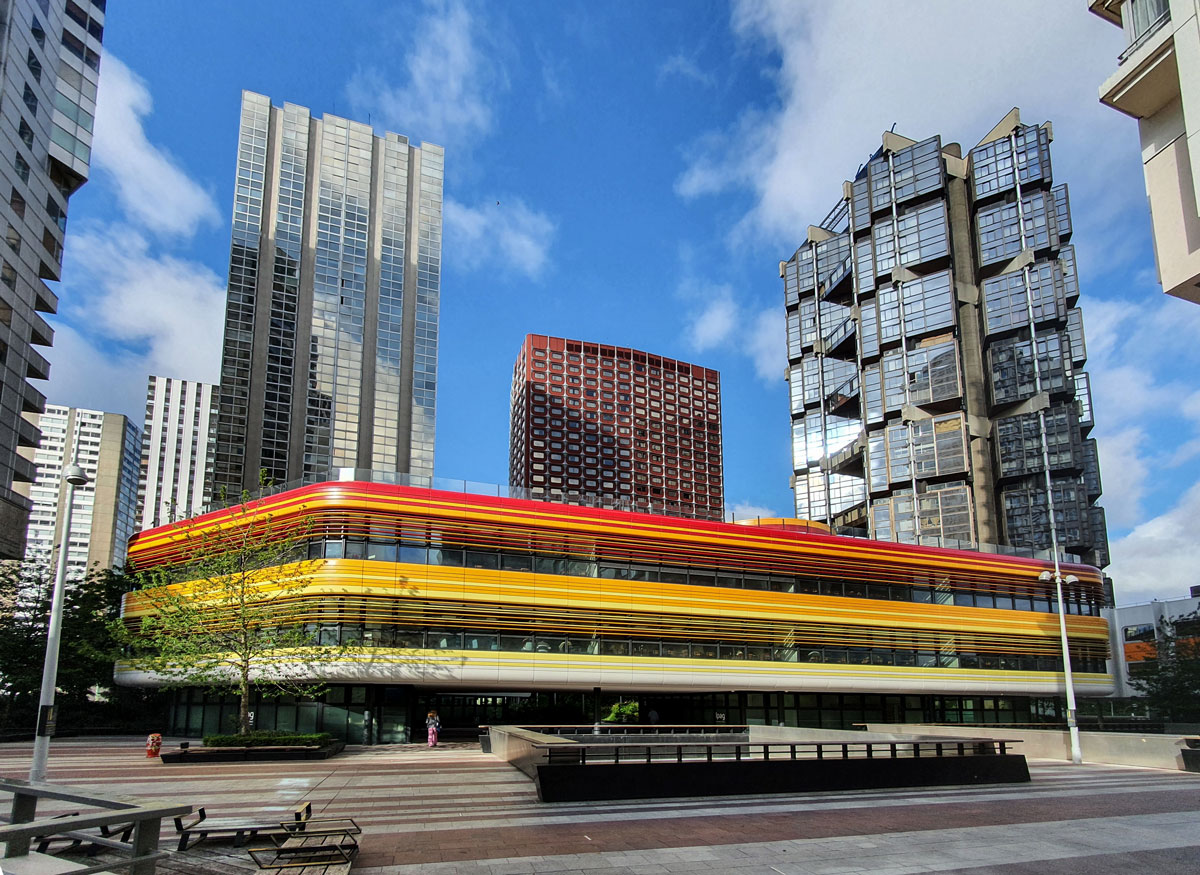 IPAG Business school sur la dalle Beaugrenelle à Paris