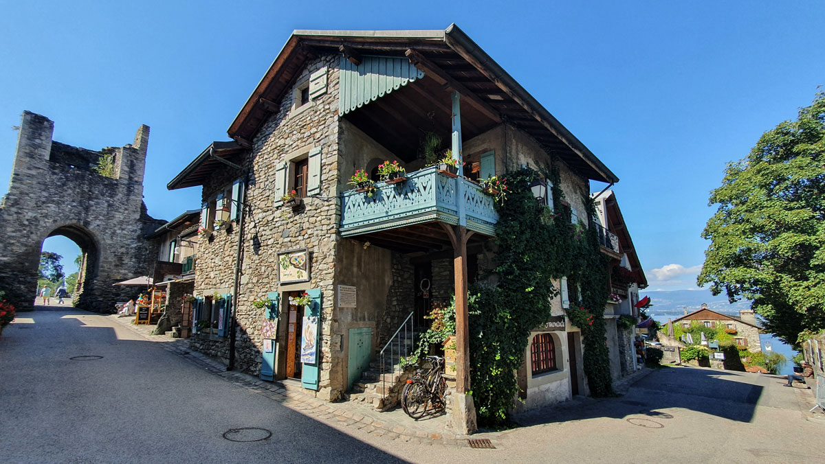 Yvoire - Cité médiévale au bord du lac Léman - Haute-Savoie - France