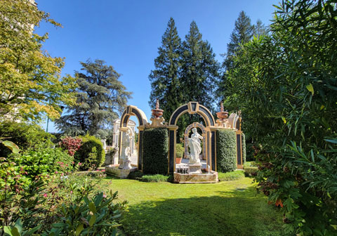 "Grand Htel des Iles Borromes" et ses jardins (accessibles librement...)