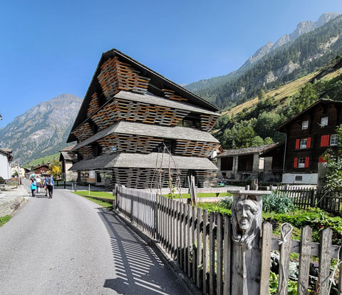 Haus Balma - Vals - Suisse           Architecture : Kengo Kuma  